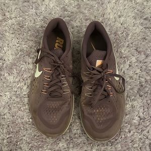 Gently used Nike running shoes